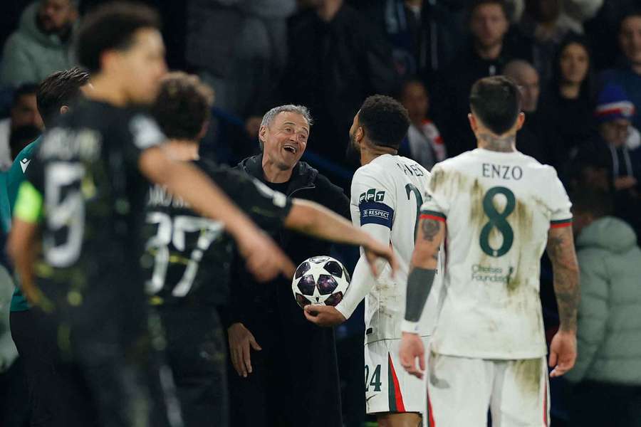 PSG coach Enrique enjoys media dig after Chelsea rout