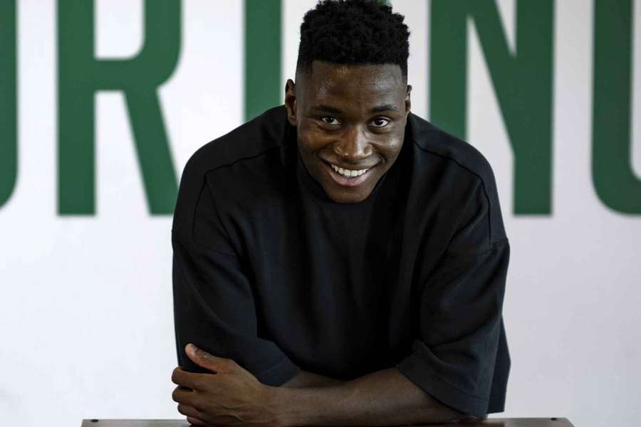 Dário Essugo despediu-se do Sporting e é reforço do Chelsea
