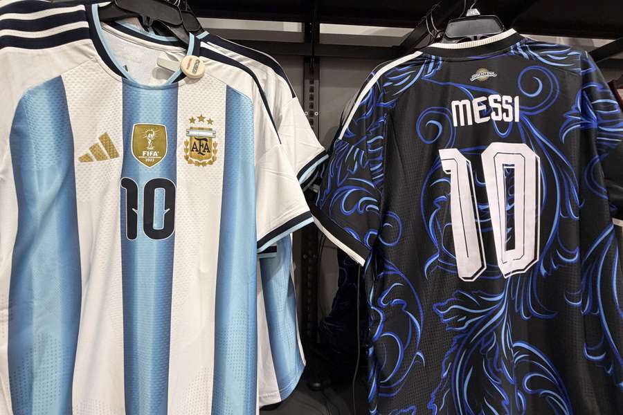 Argentina will play in dark blue vs England