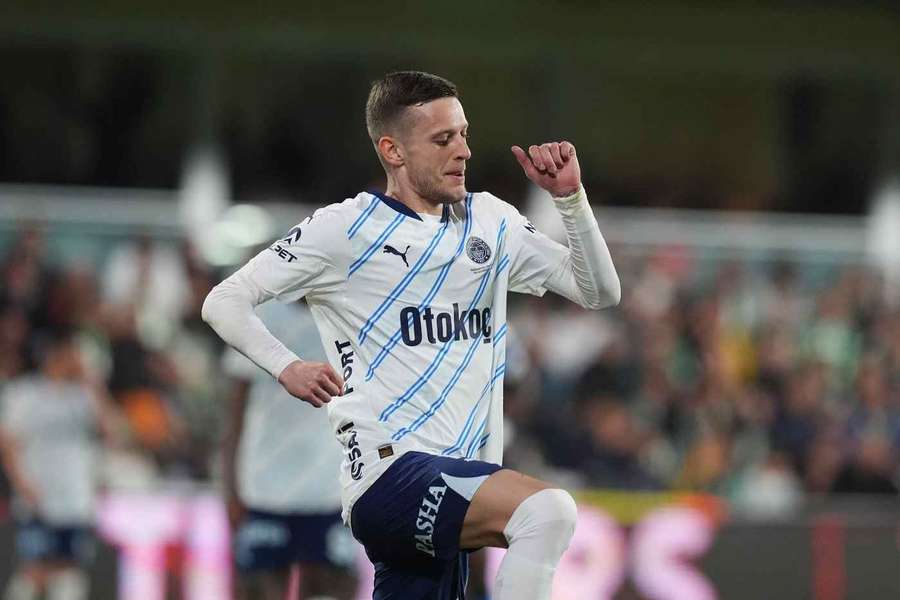 Sebastian Szymański nie chce zostać w Fenerbahce? Tureckie media czekają na transfer