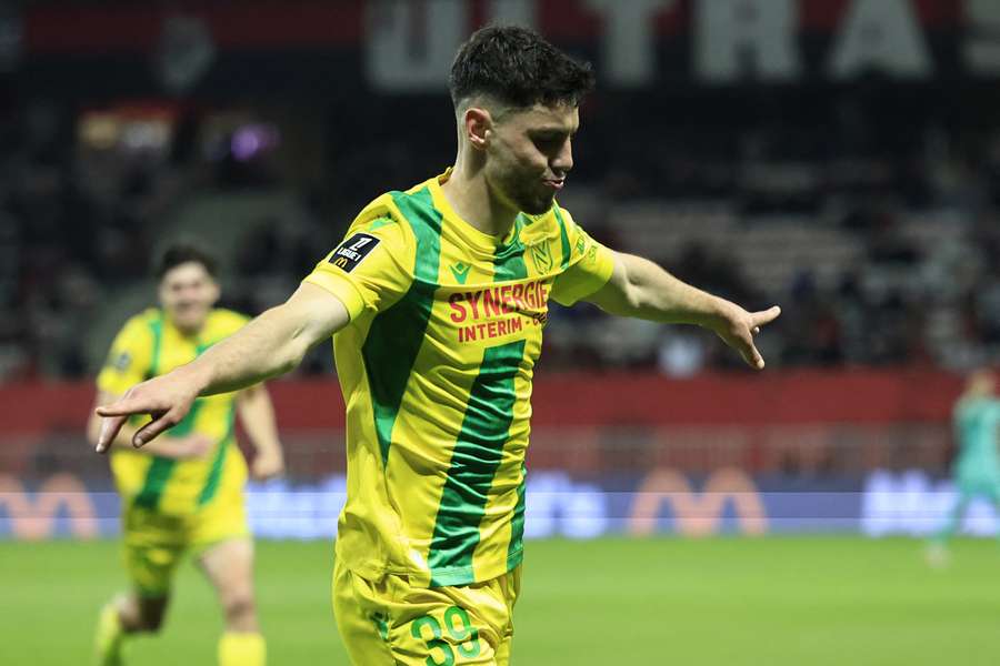 Matthis Abline joga no Nantes
