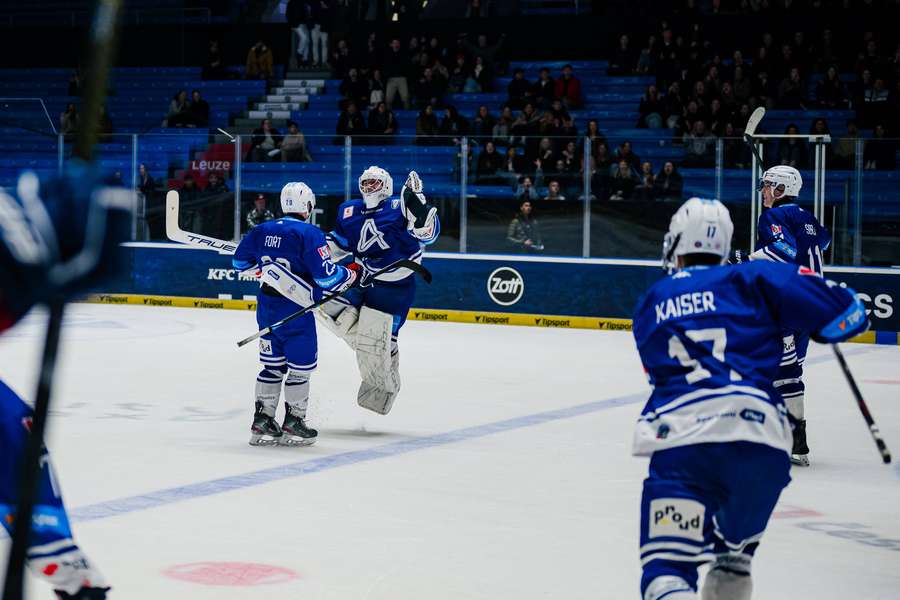 Akademici nečekaně skolili lídra ULLH.