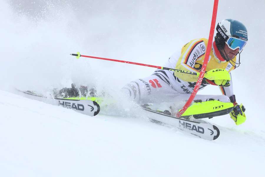 Ski-Weltmeister Alexander Schmid wurde nach seinem Kreuzbandriss, den er sich im Training zuzog,  erfolgreich am linken Knie operiert.