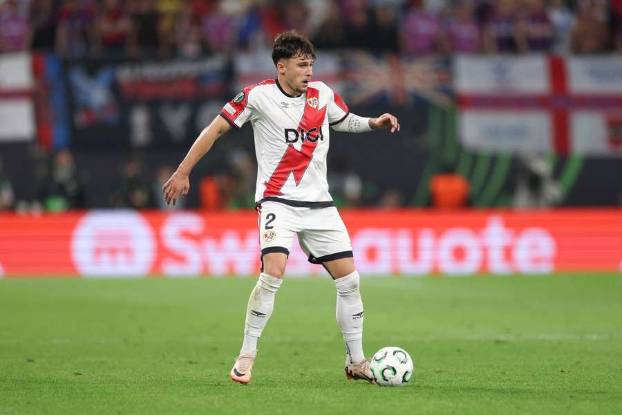 Andrei Rațiu, criticat în Spania după eșecul cu Ipswich Andrei Rațiu, criticat în Spania după eșecul cu Ipswich