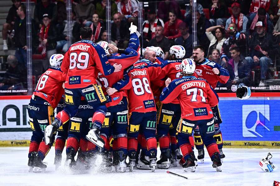 Euforie hráčů Pardubic.