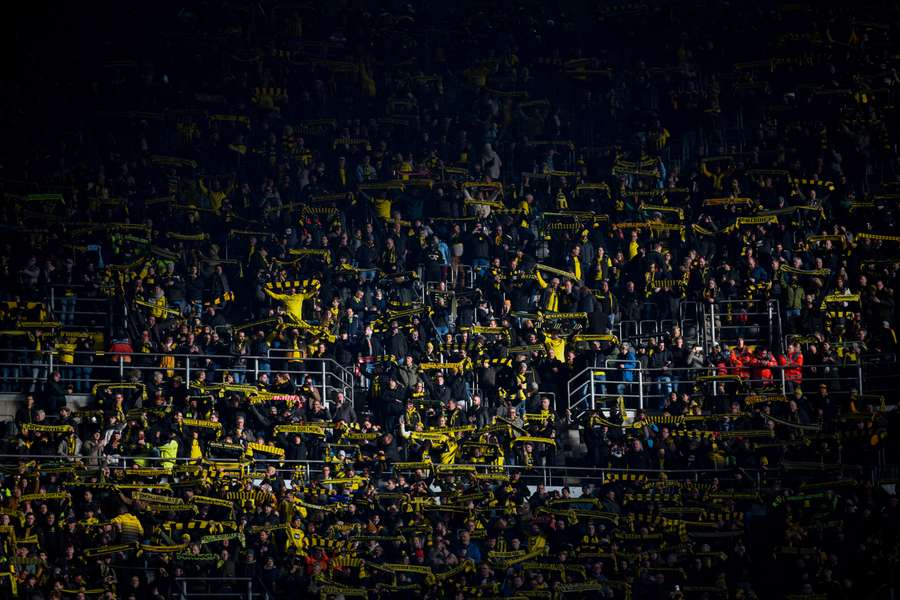 Die Gelbe Wand er klar til kamp Die Gelbe Wand er klar til kamp