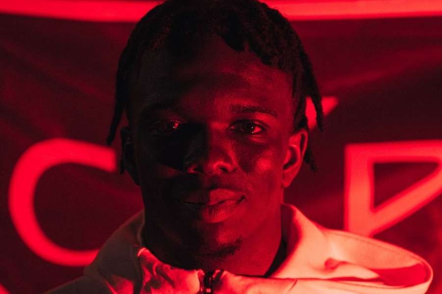 Korede Osundina assinou por três anos e meio