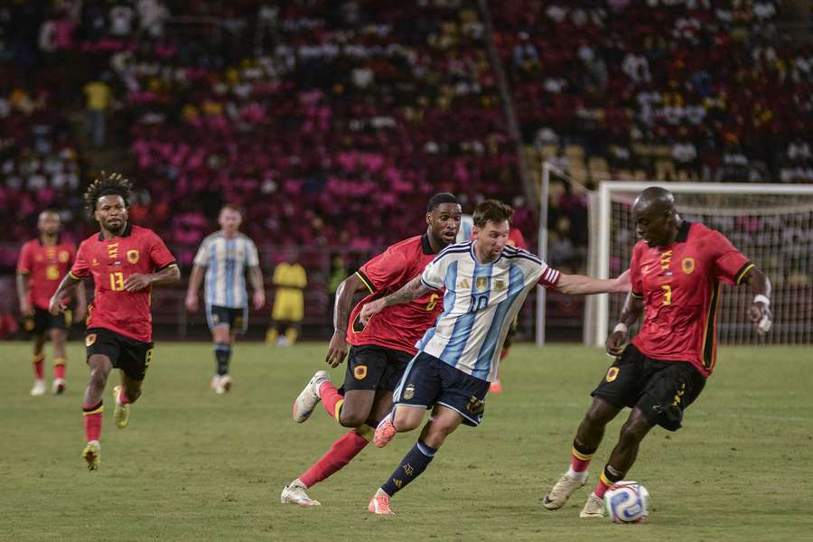 Argentina derrotou Angola no particular Argentina derrotou Angola no particular