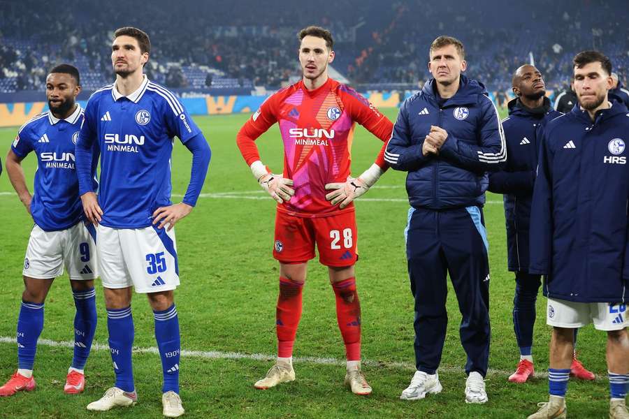 Schalke wird wohl weder etwas mit dem Aufstieg noch mit dem Abstieg zu tun haben. 
