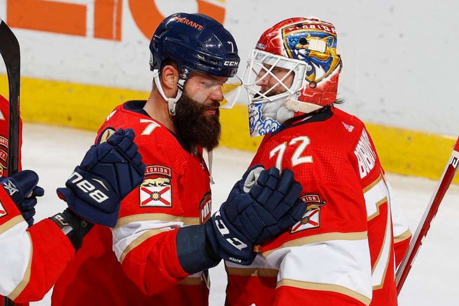 Nové smlouvy v NHL možná čekají Radka Gudase i Sergeje Bobrovského. Nové smlouvy v NHL možná čekají Radka Gudase i Sergeje Bobrovského.