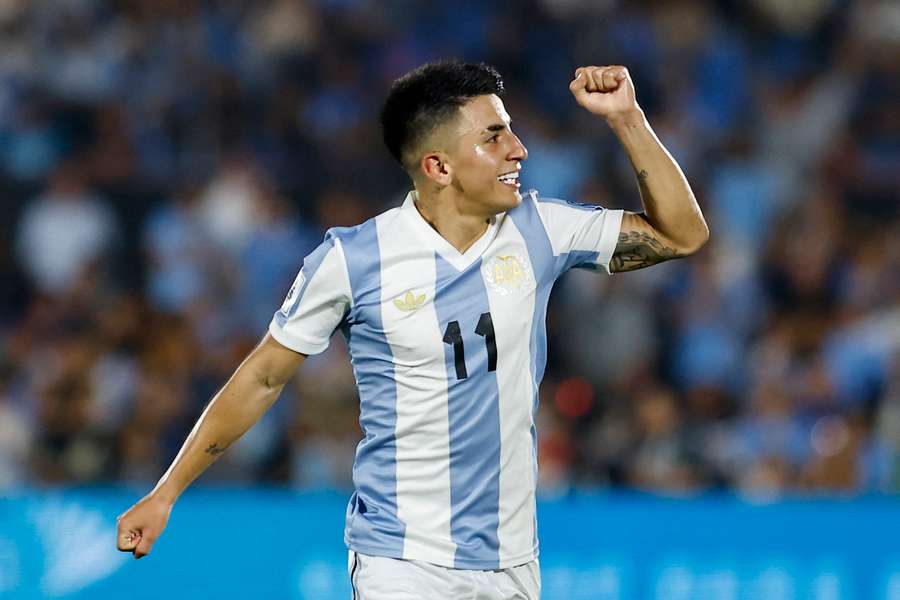 Almada fez o gol da vitória argentina em Montevidéu