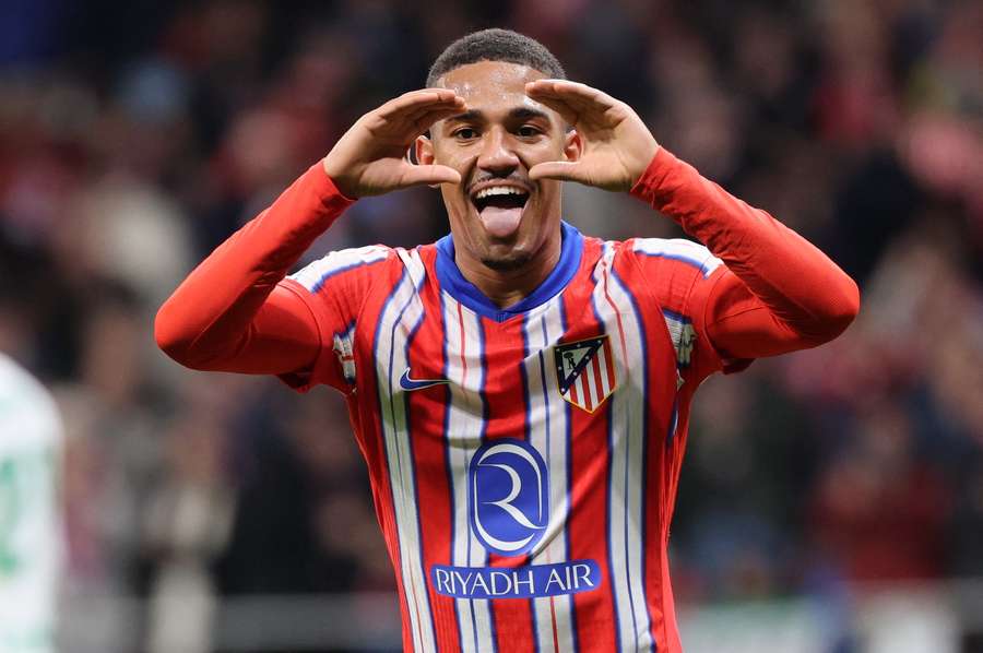 O brasileiro Samuel Lino comemora após marcar para o Atlético de Madrid contra o Getafe