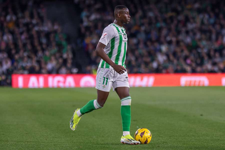 Luiz Henrique, acusado por Romário de provocar amarillas para ganar apuestas