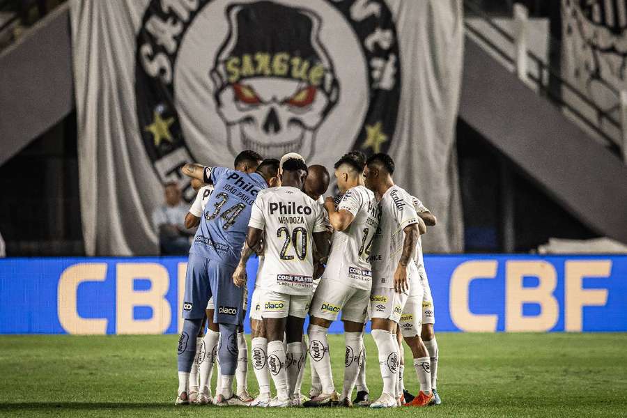 Santos acabou derrotado pelo Corinthians com dois gols ainda no primeiro tempo