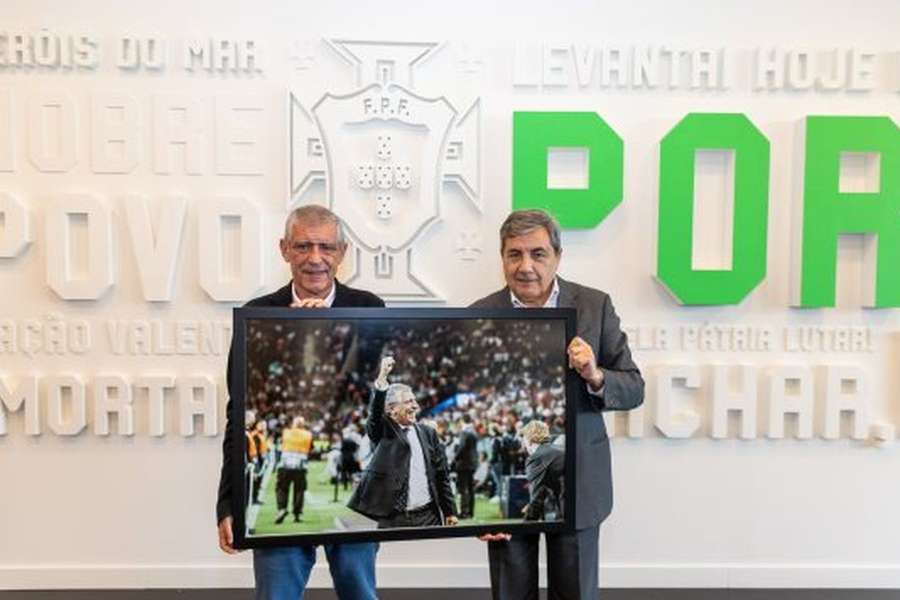 Fernando Santos com Fernando Gomes na hora do fim de ligação