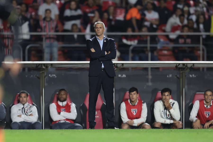 Crespo não pode contar com seu novo lateral Crespo não pode contar com seu novo lateral