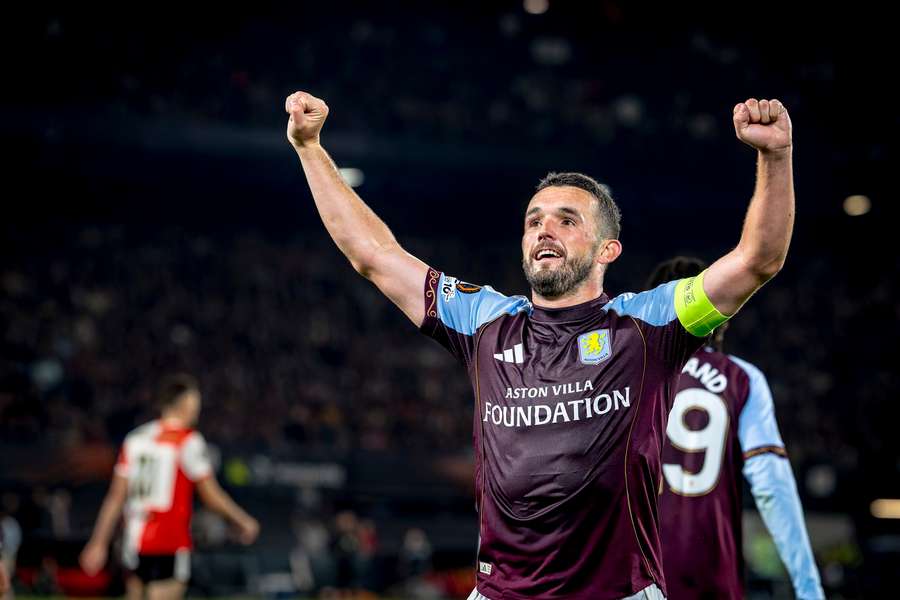 John McGinn, del Aston Villa, celebra el segundo gol de su equipo