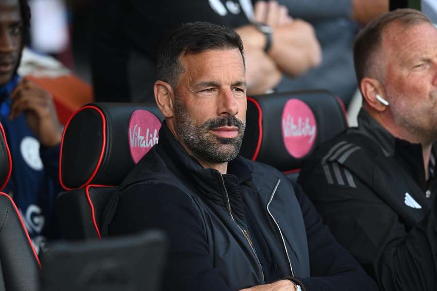 Van Nistelrooy si môže hľadať nové pôsobisko.