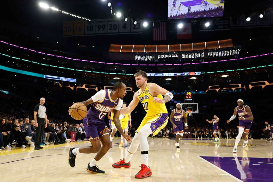Suns znaleźli sposób na seryjnie wygrywających Lakers