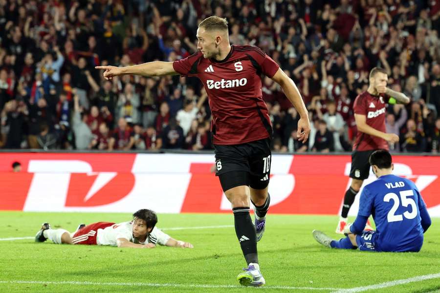 Sparta chce Armény utahat.