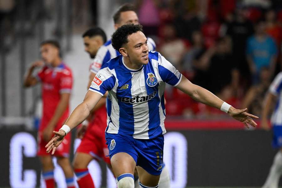 Pepê fica de fora após pequena cirurgia na segunda-feira