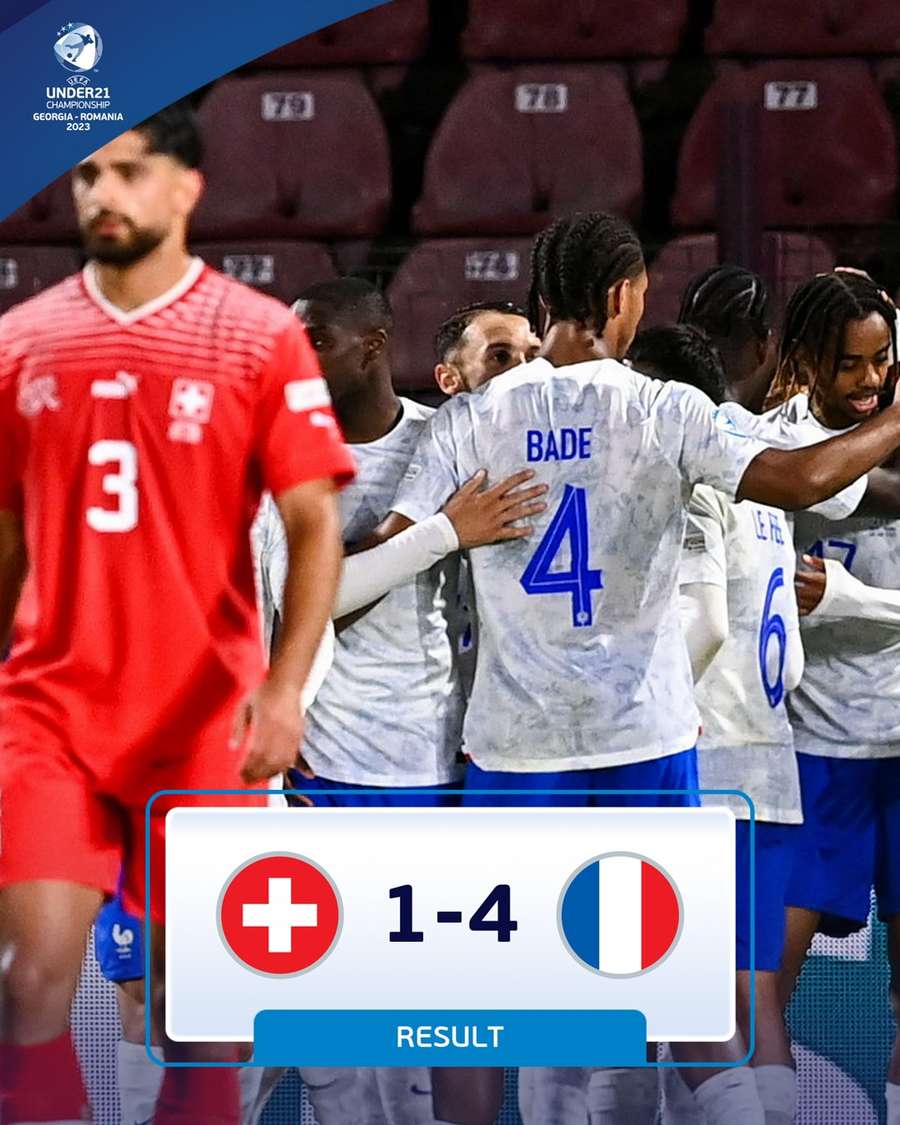 Suiza se clasificó pese a su derrota gracias a que Italia perdió ante Noruega.
