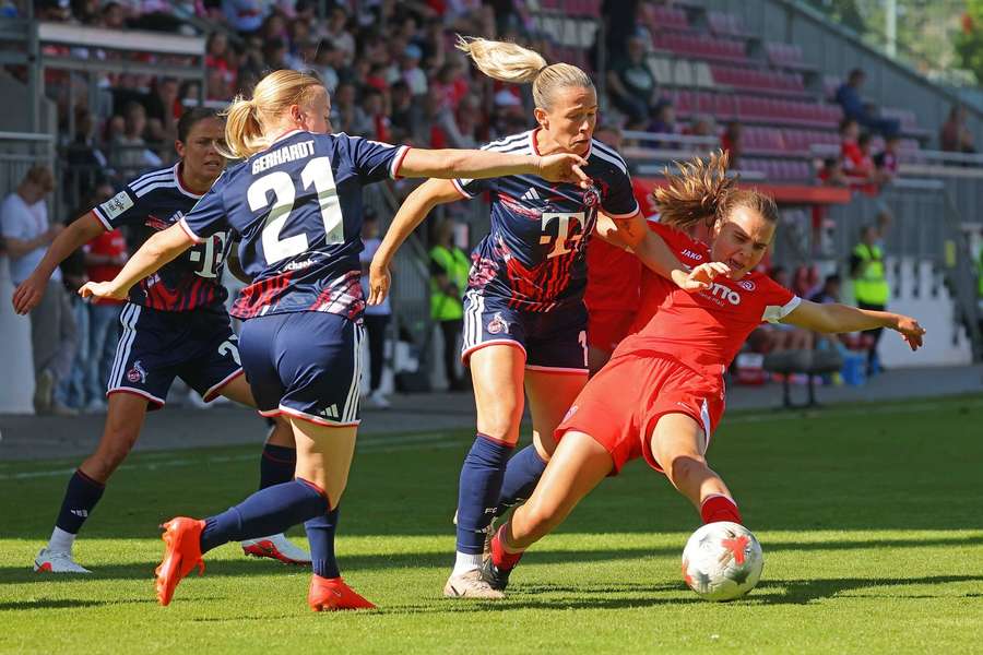 Starker Auftritt der Köln-Damen Starker Auftritt der Köln-Damen