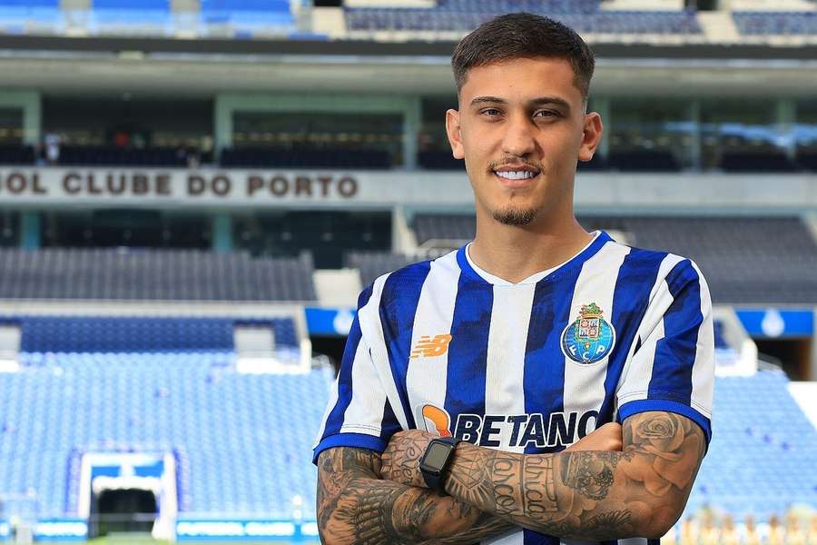 Felipe Silva é o terceiro reforço do FC Porto B