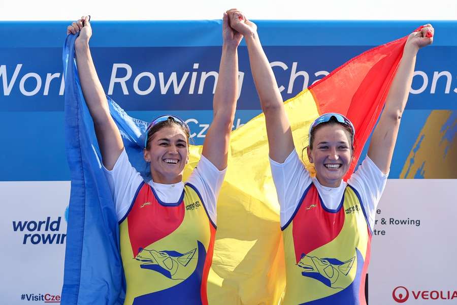 Mariana-Laura Dumitru şi Ionela Cozmiuc au obținut medalia de argint la Cupa Mondială de la Lucerna