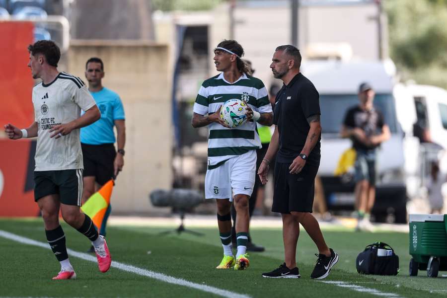 Rui Borges mantém-se no cargo de treinador do Sporting Rui Borges mantém-se no cargo de treinador do Sporting