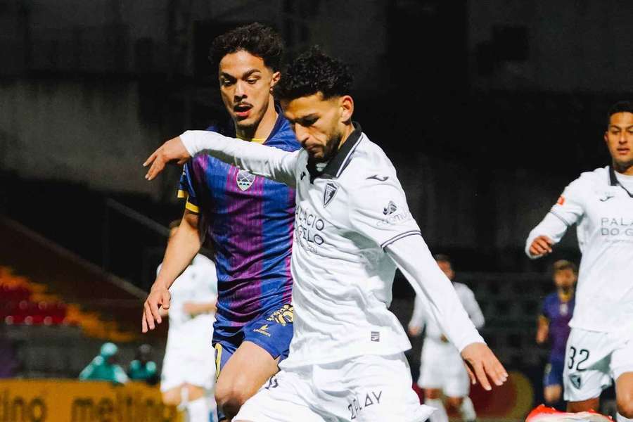 Jogo disputado à porta fechada