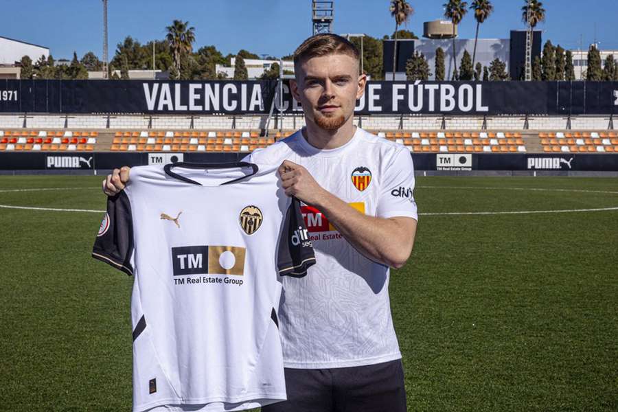 DONE DEAL: Valencia explain signing IFK fullback Salihovic