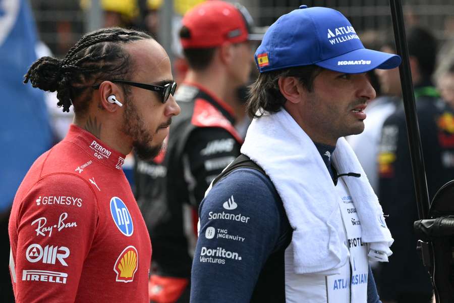 Hamilton e Sainz 