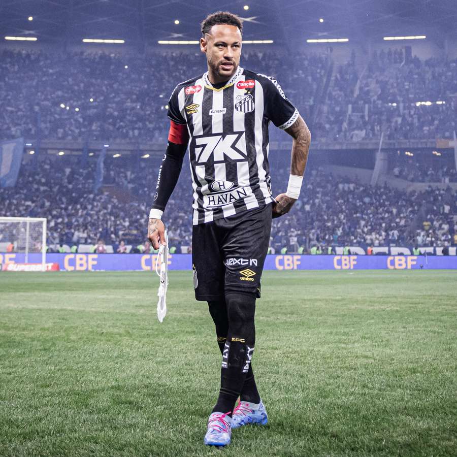 Neymar em Cruzeiro x Santos, pelo Brasileirão
