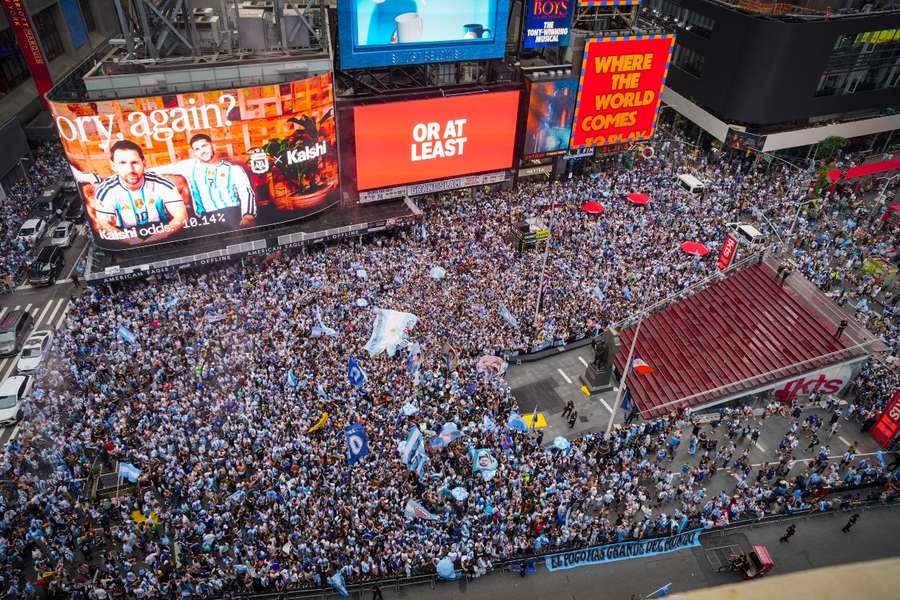 Banderazo de Argentina en Times Square Banderazo de Argentina en Times Square