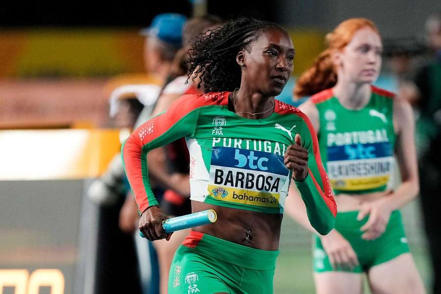 Vera Barbosa garantiu um lugar na final, ao vencer as 'meias' femininas em 56,85 segundos