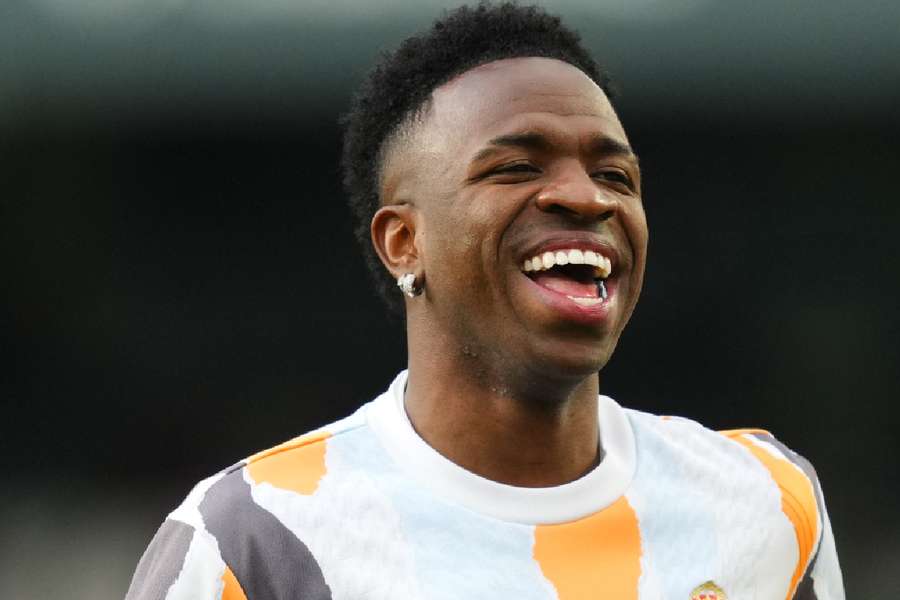 Vinicius Júnior celebrou marca de Bruno Henrique e a classificação do Flamengo direto de Madri