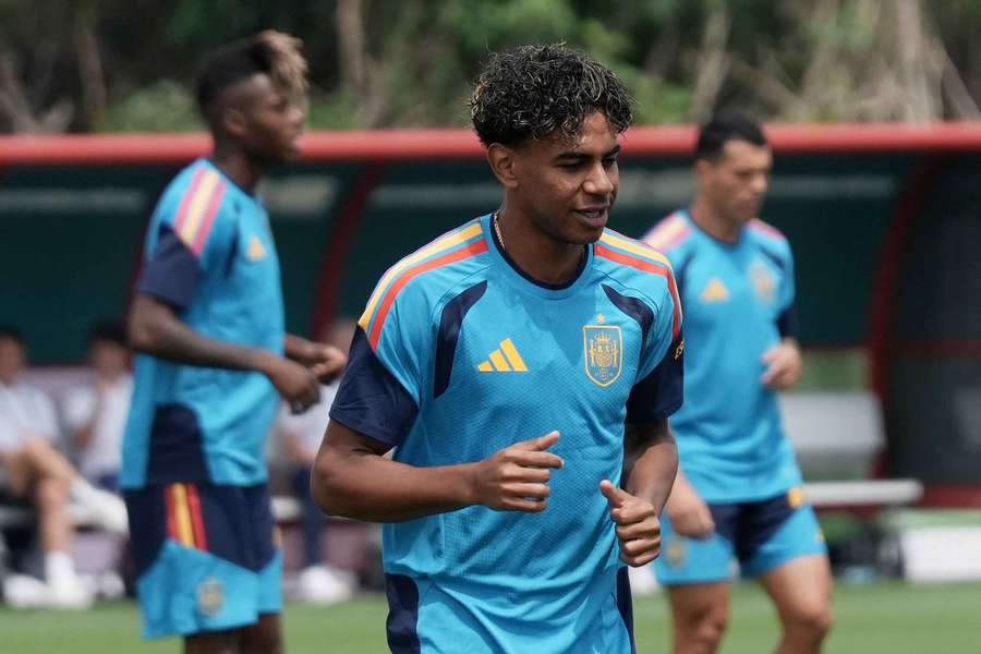 Yamal já projeto duelo com compatriota Cucurella em LaLiga Yamal já projeto duelo com compatriota Cucurella em LaLiga