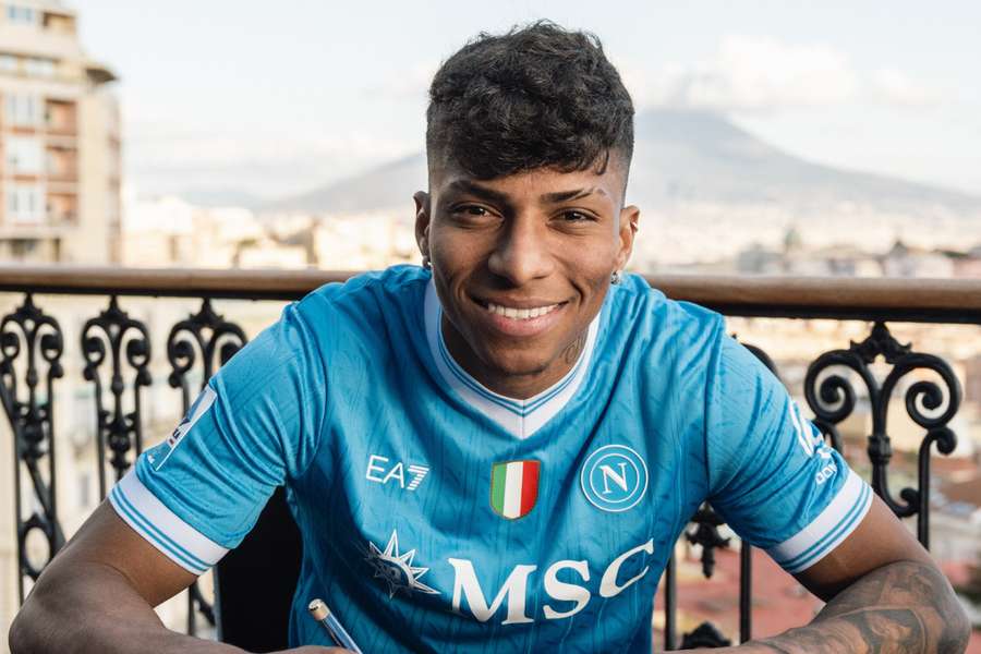 Alisson Santos está de clube novo na Europa