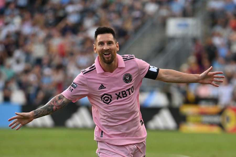 Leo Messi celebra su tanto.