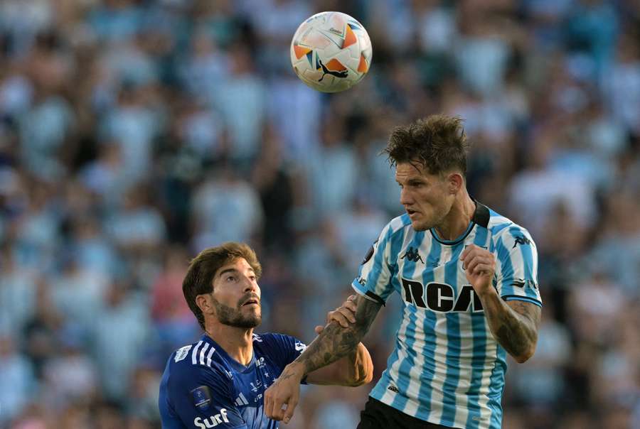 Lucas Silva entrou no lugar do apagado Walace ainda no primeiro tempo