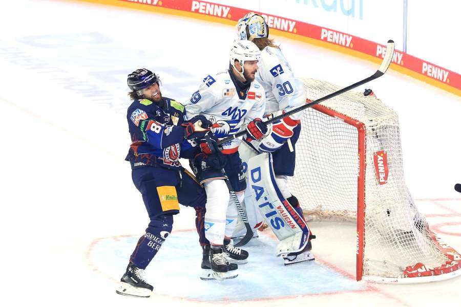 Zach Boychuk wird den Eisbären länger fehlen.