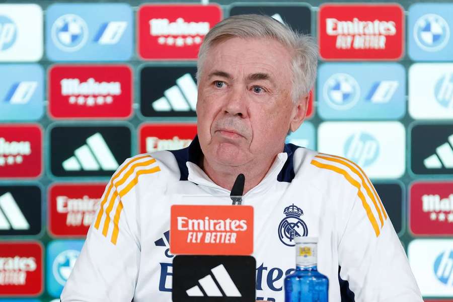 Ancelotti, serios în sala de presă