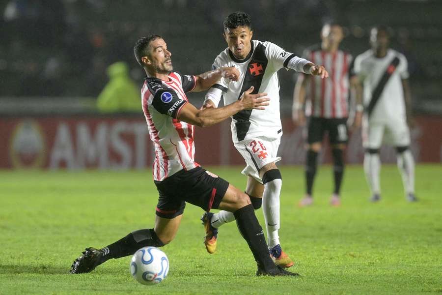 Barracas debuta sin gol