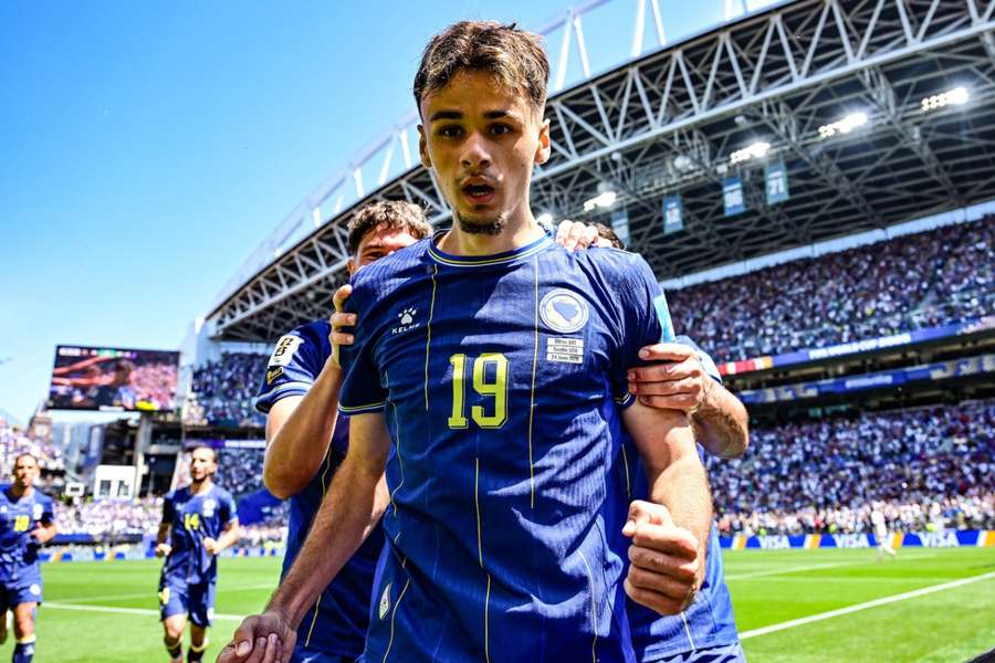 Bósnia vence Catar em Seattle com gols de promessas