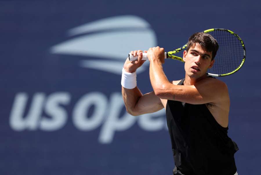 Alcaraz traint om de US Open titel te heroveren op Novak Djokovic