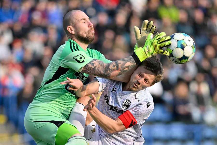 Plzeň tvrdě narazila v ligové bitvě ve Zlíně.