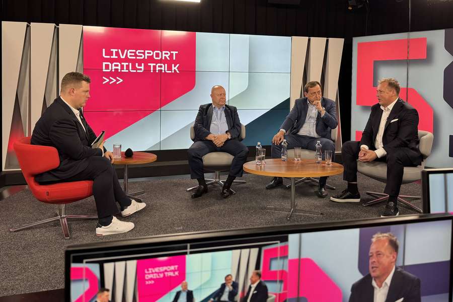 Trojice kandidátů na předsedu FAČR ve studiu Livesportu.