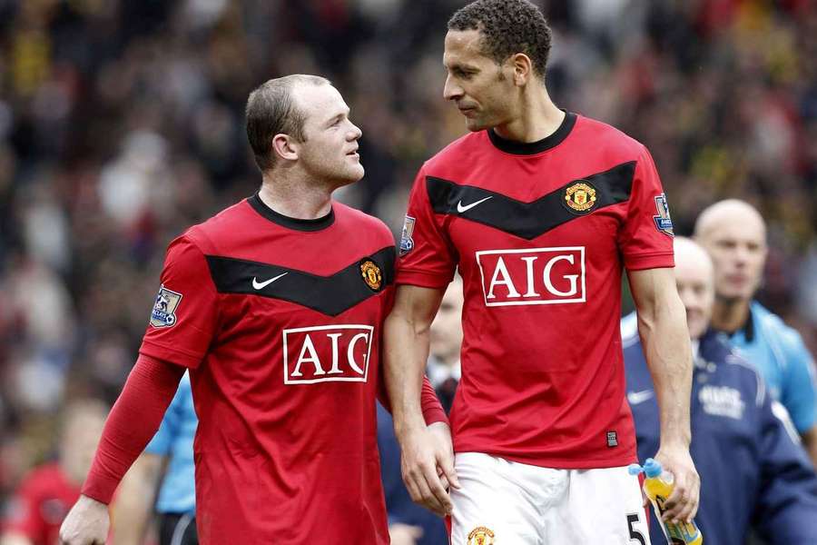 Rooney jogava com Ferdinand
