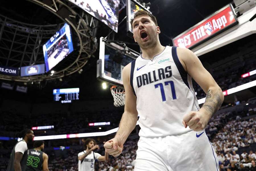 Doncic celebra ponto no Target Center